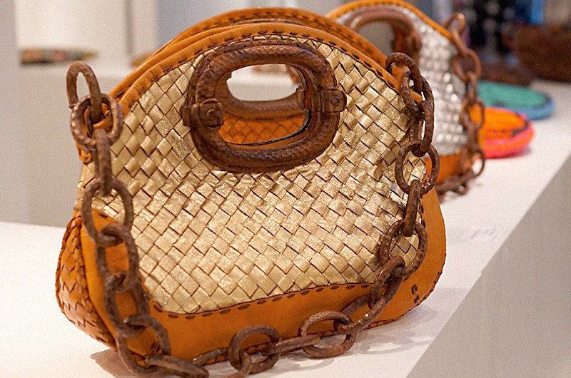 106  GOLD MESH +Wood Chain